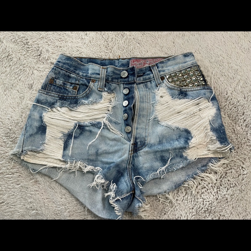 Levi’s distressed shorts